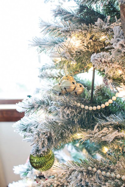 Flocked Christmas Tree with Pearls