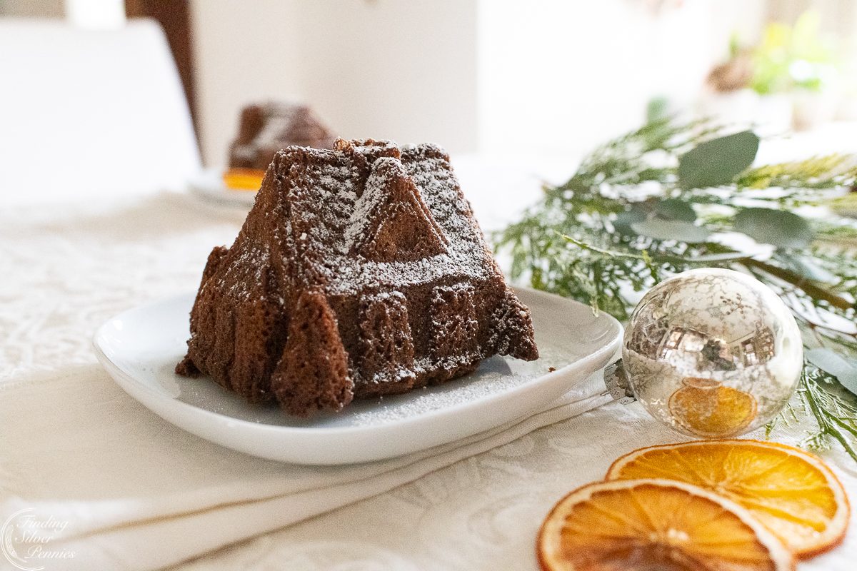 Nordic Ware Gingerbread Cottage Cake Pan Holiday Baking Gingerbread House  Mold 