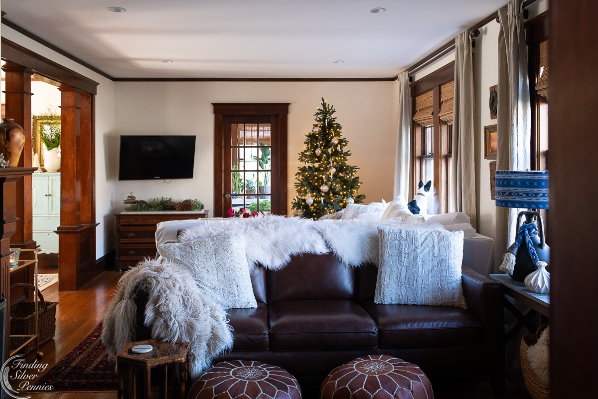 Christmas Living Room - Finding Silver Pennies