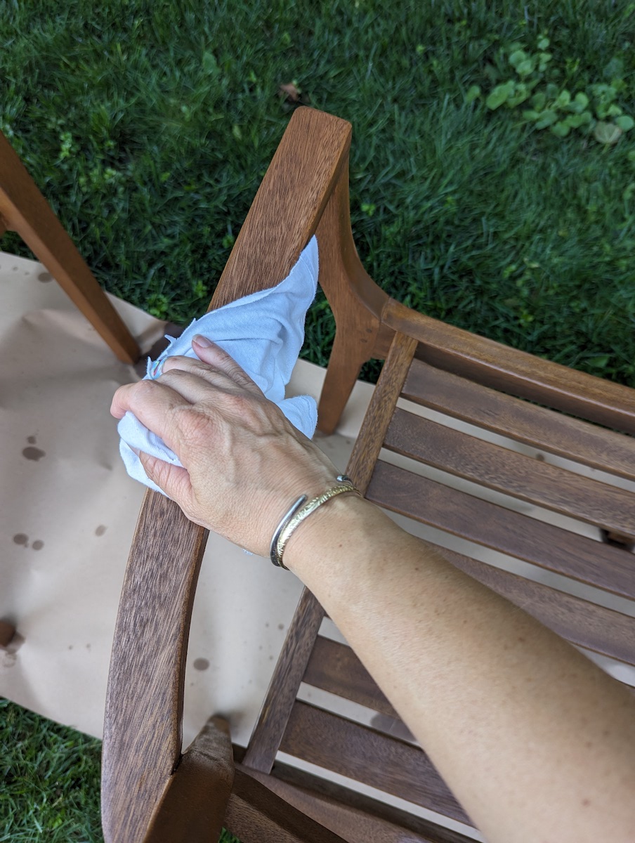 What to Coat Eucalyptus Outdoor Furniture With: Ultimate Protection Tips